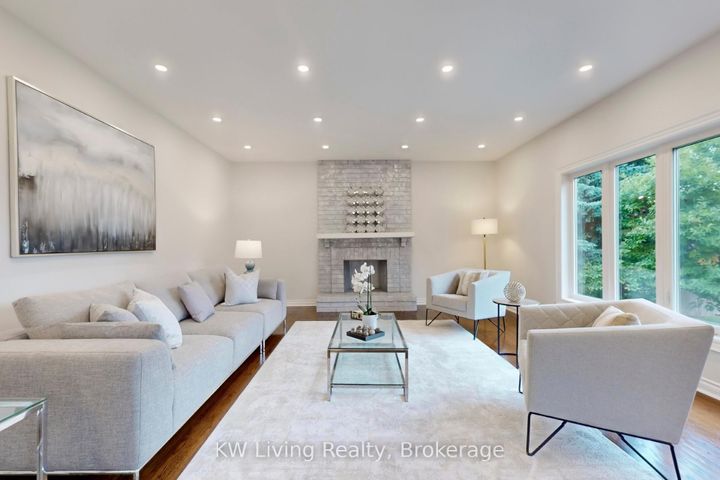 Photo 8 at 34 Glenarden Crescent, Bayview Hill, Richmond Hill
