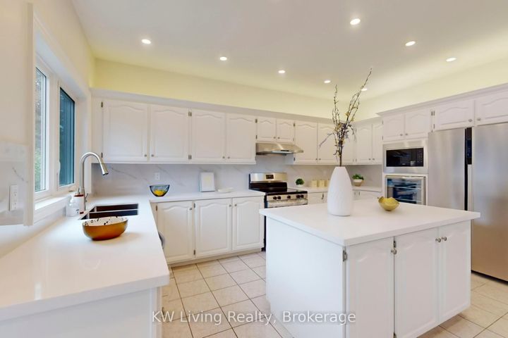 Photo 17 at 34 Glenarden Crescent, Bayview Hill, Richmond Hill