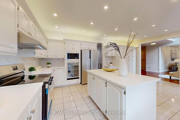 Photo 20 at 34 Glenarden Crescent, Bayview Hill, Richmond Hill