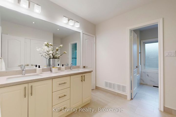 Photo 31 at 34 Glenarden Crescent, Bayview Hill, Richmond Hill