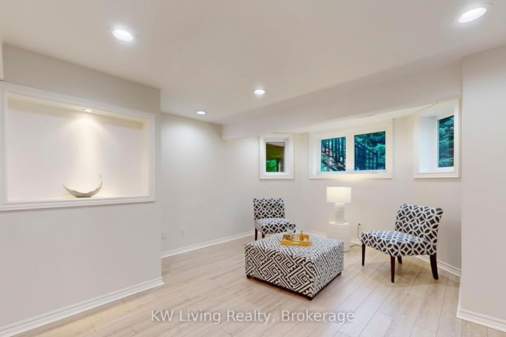 Photo 40 at 34 Glenarden Crescent, Bayview Hill, Richmond Hill