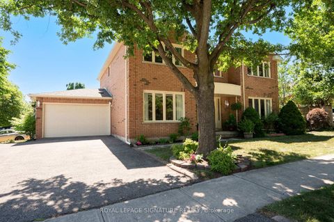 Photo 3 at 2921 Caradoc Lane, CV Clearview, Oakville