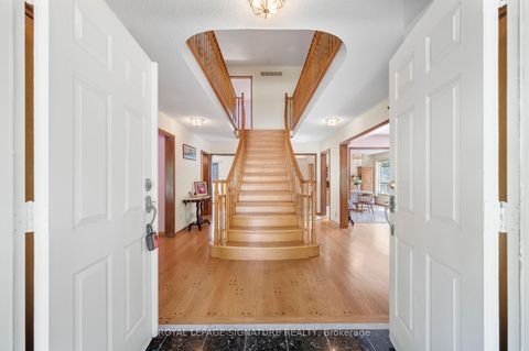 Photo 10 at 2921 Caradoc Lane, CV Clearview, Oakville