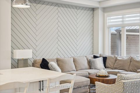 Photo 9 at 63 Laval Street, Vellore Village, Vaughan