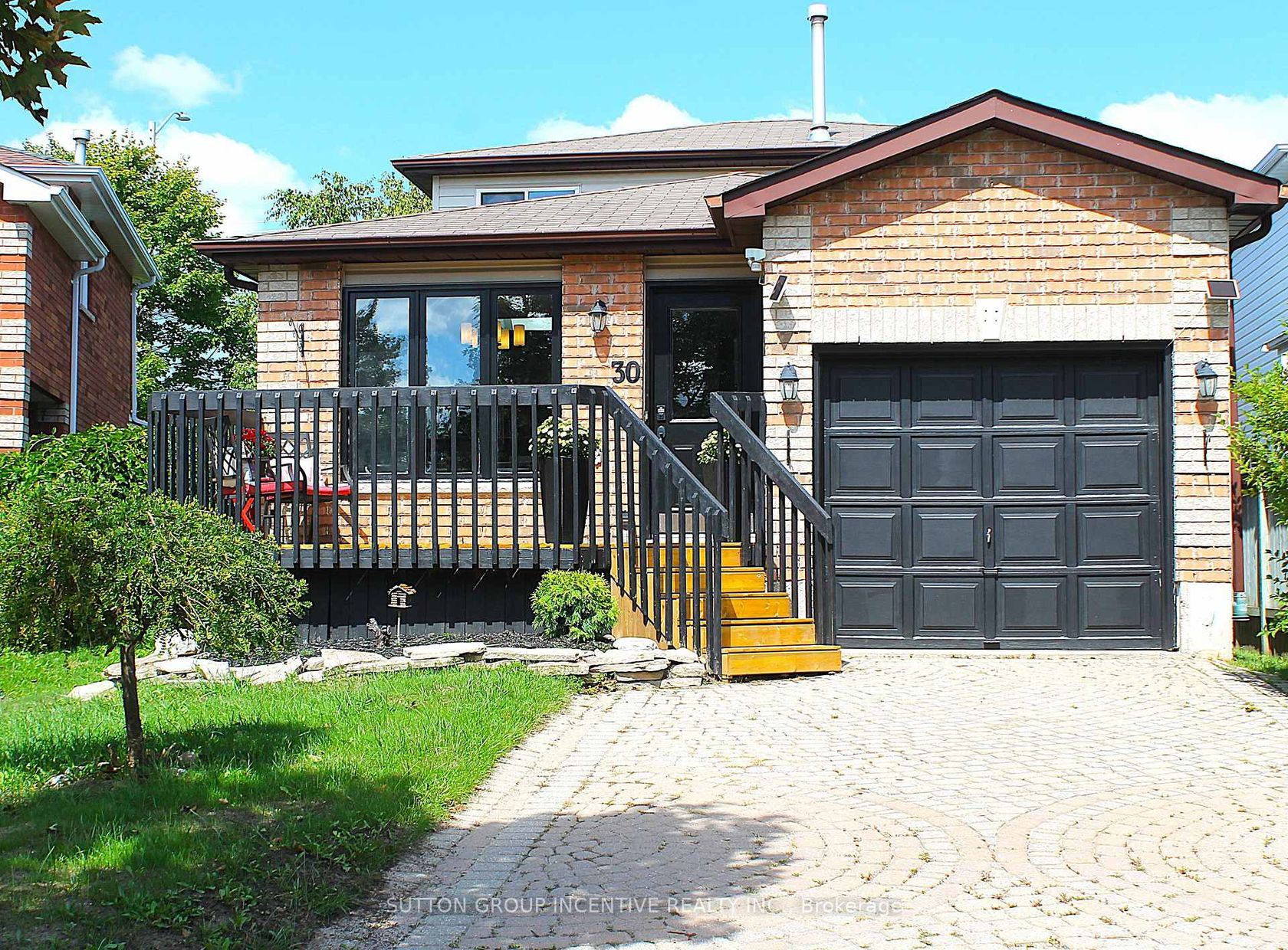30 Assiniboine Drive, Holly, Barrie photo 6 30 Assiniboine Drive, Holly, Barrie photo 6