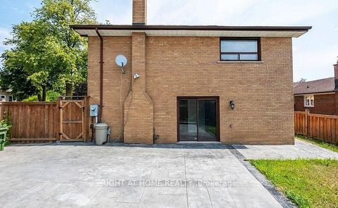 Photo 13 at 12 Eldorado Court, York University Heights, Toronto