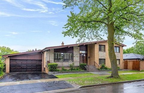 Photo 15 at 12 Eldorado Court, York University Heights, Toronto