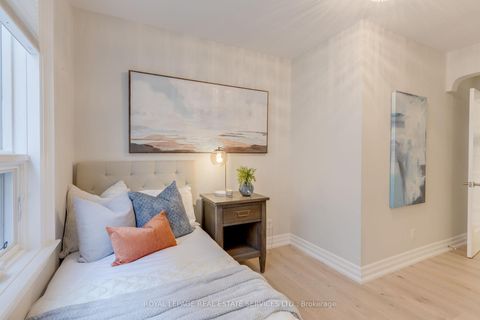 Photo 16 at 775 Millwood Road, Leaside, Toronto