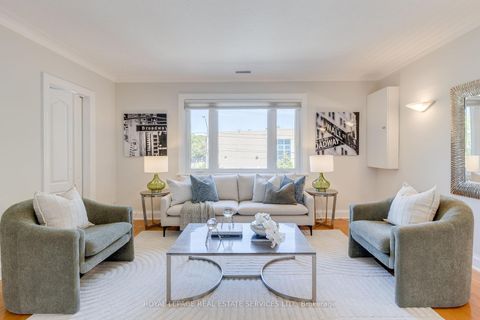 Photo 30 at 775 Millwood Road, Leaside, Toronto
