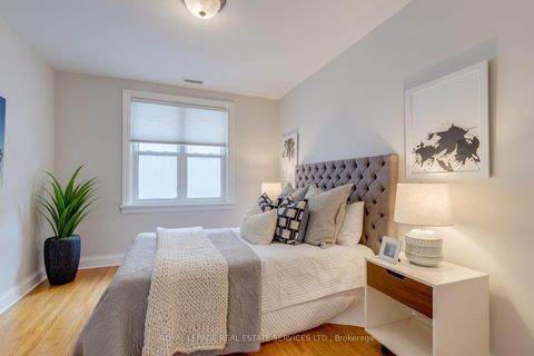 Photo 34 at 775 Millwood Road, Leaside, Toronto