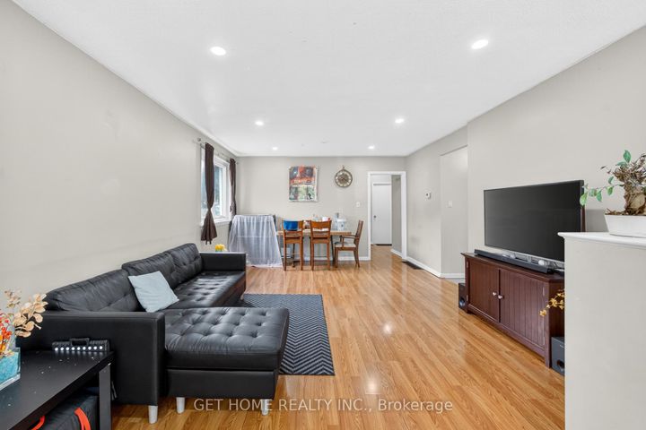 Photo 4 at 18 SHIER Drive, Woburn, Toronto