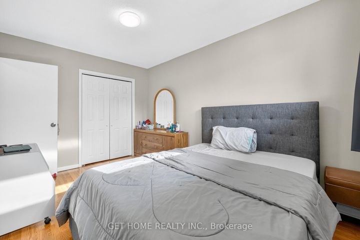 Photo 9 at 18 SHIER Drive, Woburn, Toronto