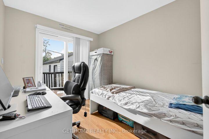 Photo 11 at 18 SHIER Drive, Woburn, Toronto