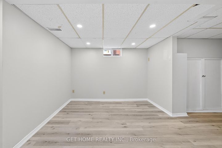 Photo 17 at 18 SHIER Drive, Woburn, Toronto