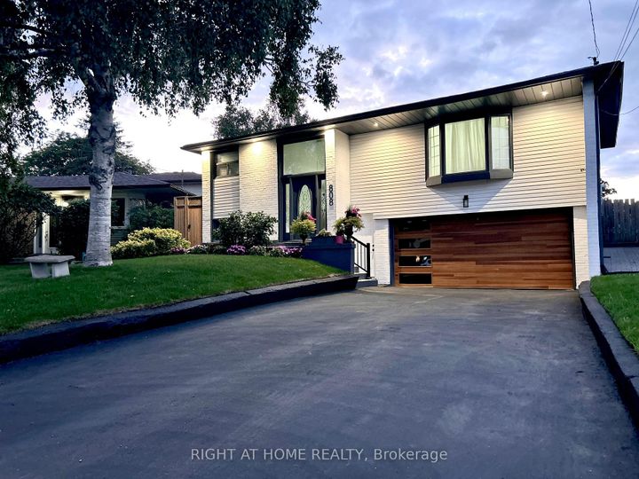 Photo 1 at 808 Sanok Drive, West Shore, Pickering