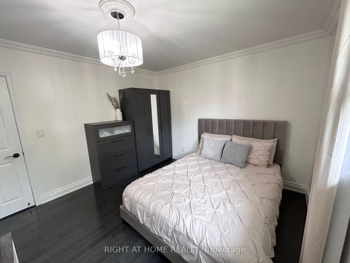 Photo 24 at 808 Sanok Drive, West Shore, Pickering
