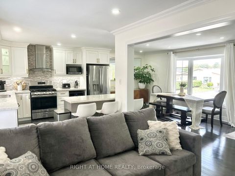 Photo 12 at 808 Sanok Drive, West Shore, Pickering