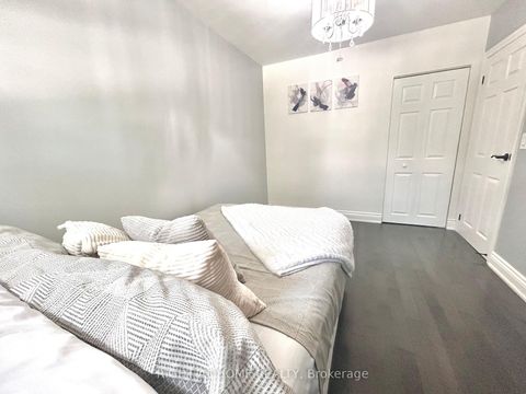 Photo 18 at 808 Sanok Drive, West Shore, Pickering