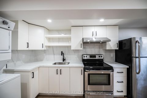 Photo 36 at 808 Sanok Drive, West Shore, Pickering