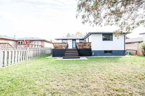 Photo 41 at 808 Sanok Drive, West Shore, Pickering