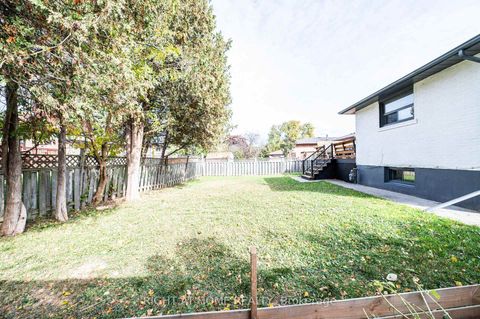 Photo 43 at 808 Sanok Drive, West Shore, Pickering