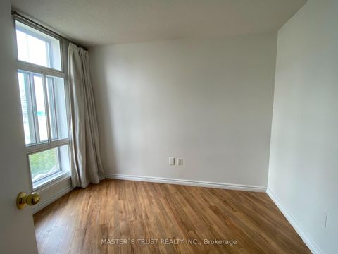 Photo 10 at 706 - 270 Queens Quay W, Waterfront Communities C1, Toronto