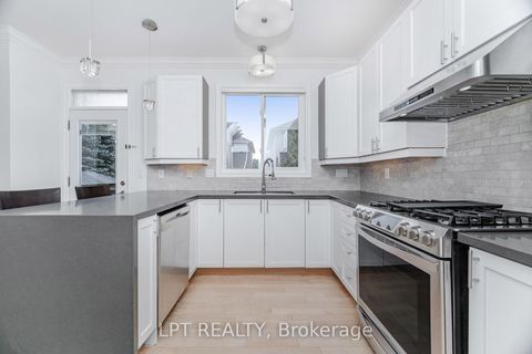 Photo 7 at 2270 Dunforest Crescent, WM Westmount, Oakville