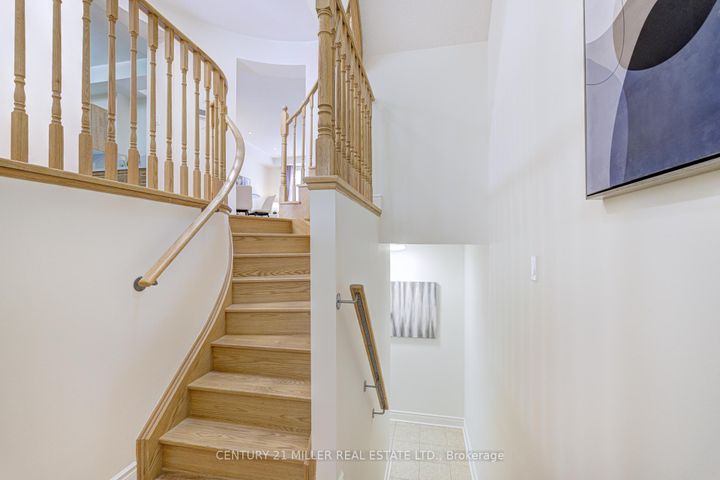Photo 1 at 2419 Baronwood Drive, WM Westmount, Oakville