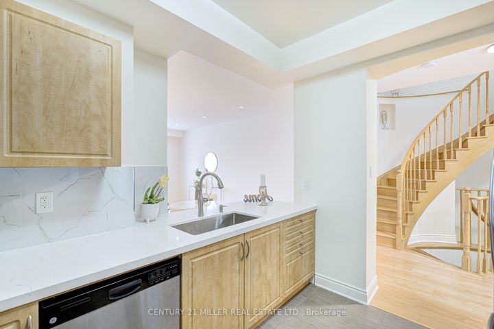 Photo 13 at 2419 Baronwood Drive, WM Westmount, Oakville
