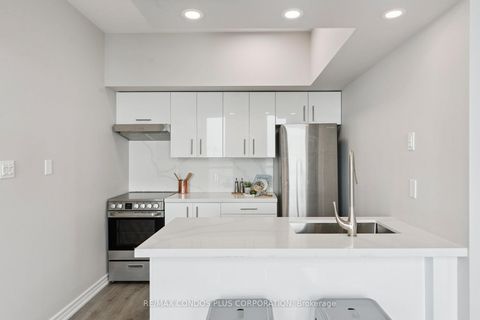 Photo 7 at 1221 - 230 Queens Quay W, Waterfront Communities C1, Toronto