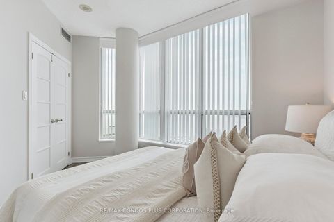 Photo 11 at 1221 - 230 Queens Quay W, Waterfront Communities C1, Toronto