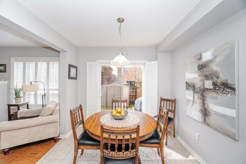 Photo 4 at 910 Oaktree Crescent, Summerhill Estates, Newmarket