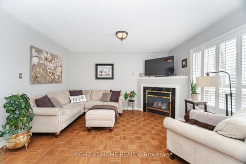 Photo 5 at 910 Oaktree Crescent, Summerhill Estates, Newmarket