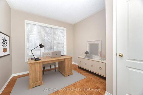 Photo 13 at 910 Oaktree Crescent, Summerhill Estates, Newmarket