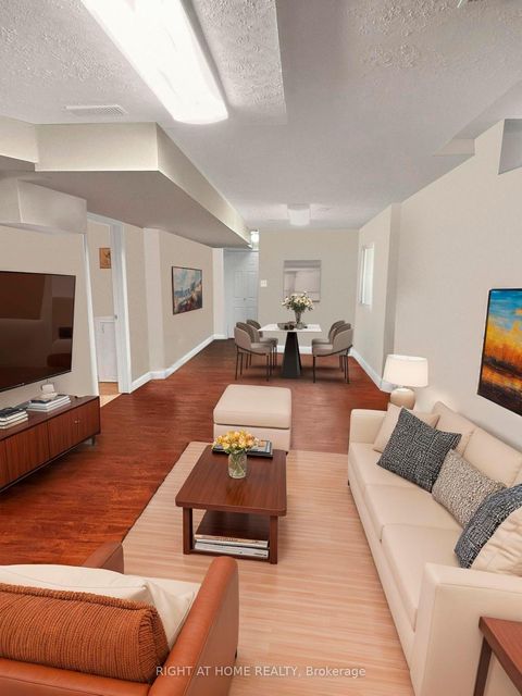 Photo 14 at 910 Oaktree Crescent, Summerhill Estates, Newmarket