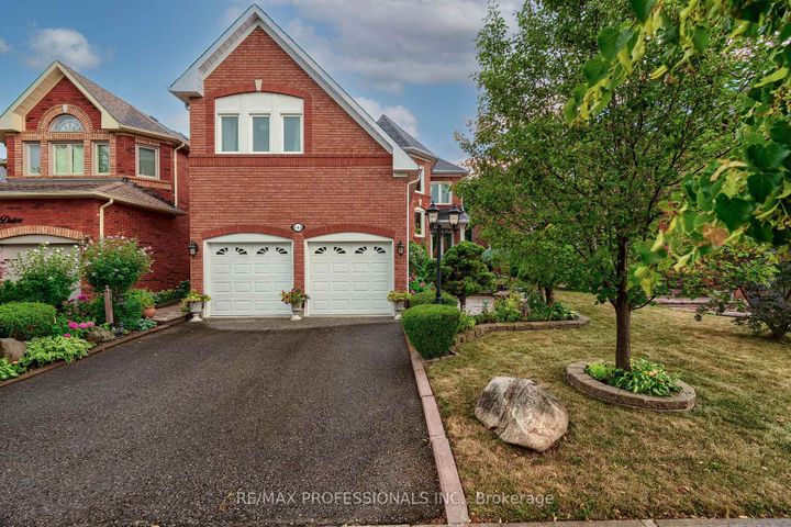 Photo 3 at 183 Barber Drive, Georgetown, Halton Hills