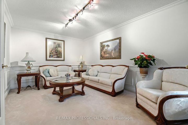 Photo 11 at 183 Barber Drive, Georgetown, Halton Hills