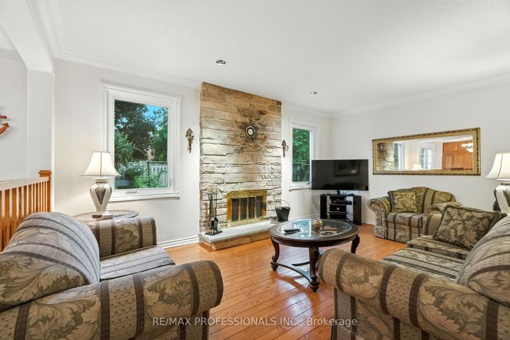Photo 13 at 183 Barber Drive, Georgetown, Halton Hills