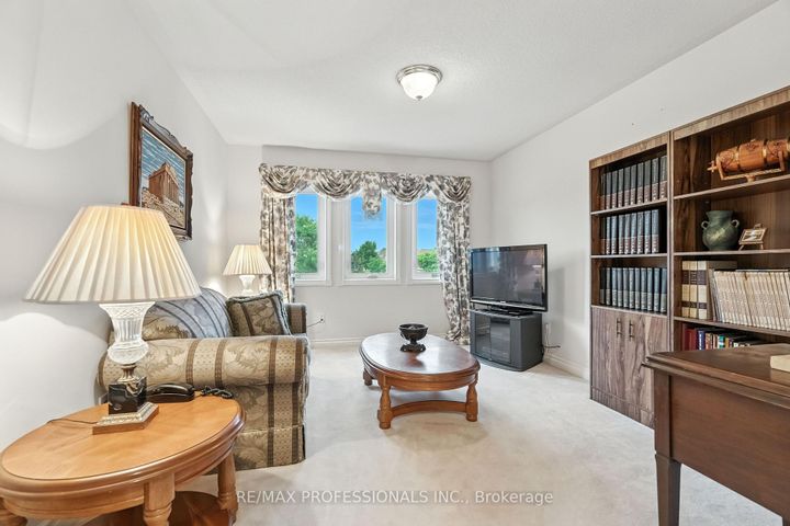 Photo 32 at 183 Barber Drive, Georgetown, Halton Hills