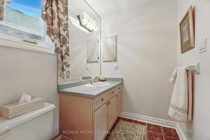 Photo 34 at 183 Barber Drive, Georgetown, Halton Hills