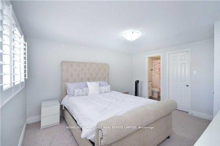 Photo 9 at 6 Farley Road, Fletcher's West, Brampton