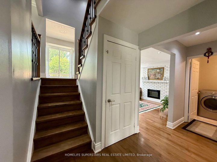 Photo 10 at 6 Farley Road, Fletcher's West, Brampton