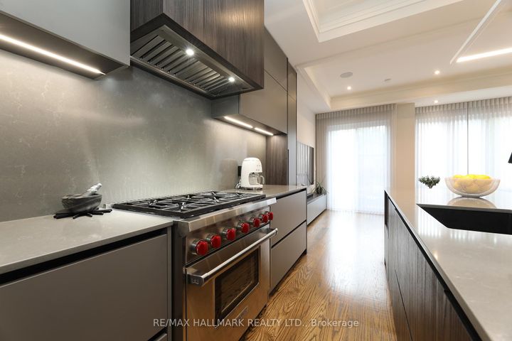 Photo 13 at 159 Roe Avenue, Nortown, Toronto