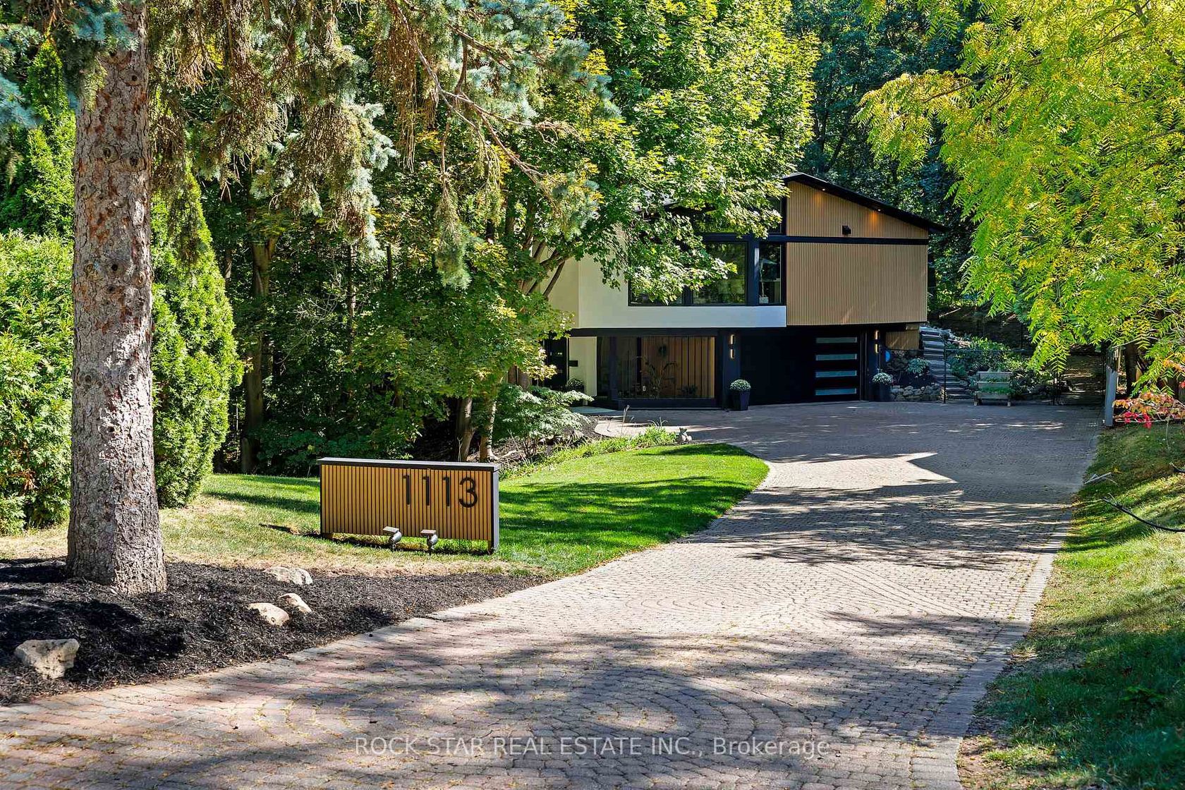 1113 GREENOAKS Drive, Lorne Park, Mississauga 