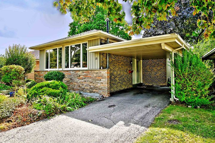Photo 1 at 16 Cathedral Road, Brampton East, Brampton
