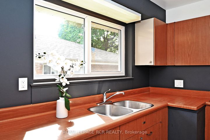 Photo 16 at 16 Cathedral Road, Brampton East, Brampton