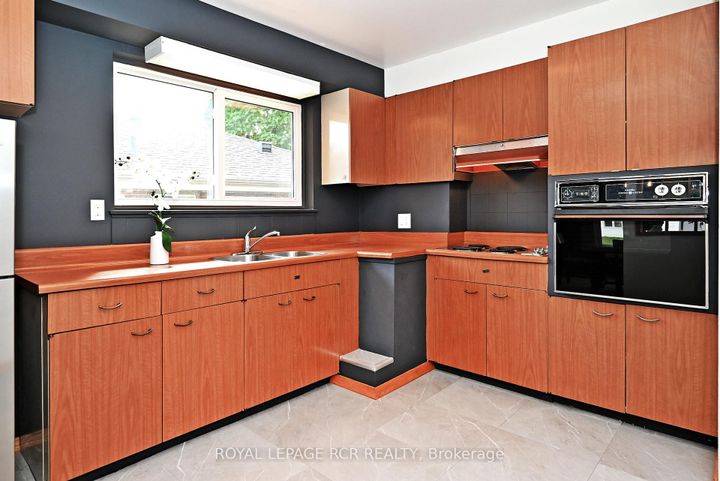 Photo 20 at 16 Cathedral Road, Brampton East, Brampton