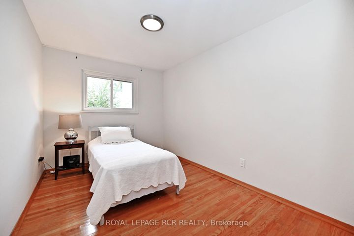 Photo 31 at 16 Cathedral Road, Brampton East, Brampton