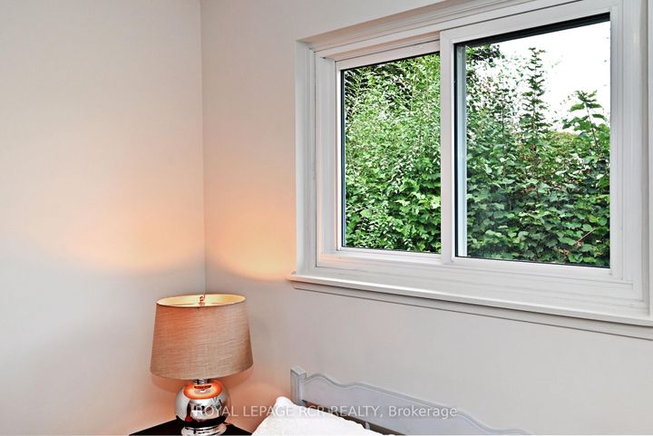 Photo 32 at 16 Cathedral Road, Brampton East, Brampton