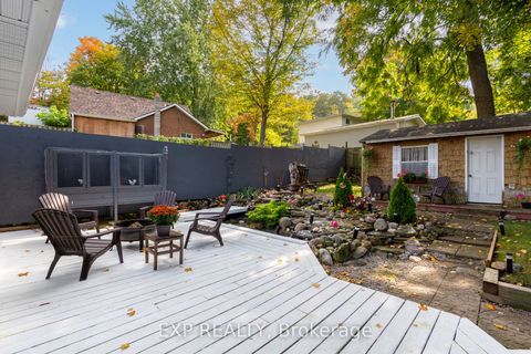 Photo 3 at 261 Glenwoods Avenue, Keswick South, Georgina